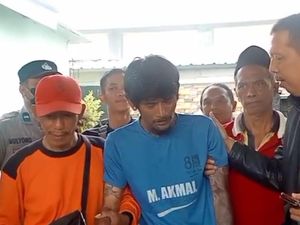 Begini Kondisi Lukman Usai Sepekan Nangkring di Pohon Setinggi 20 Meter Begini Kondisi Lukman Usai Sepekan Nangkring di Pohon Setinggi 20 Meter
