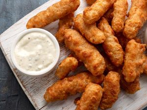 Resep Fish Stick yang Renyah Garing untuk Lauk Bekal Anak Resep Fish Stick yang Renyah Garing untuk Lauk Bekal Anak