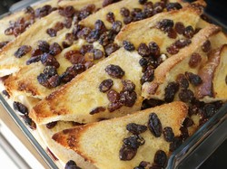 Resep Puding Roti Kismis yang Manis Lembut untuk Camilan