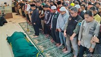 Berapa Jumlah Saf yang Dianjurkan dalam Salat Jenazah?
