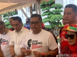 Hasto Bandingkan Jakarta dan Surabaya soal Anggaran dan Perawatan Jalan