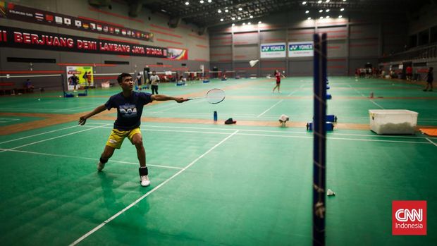 Para atlet bulutangkis muda berlatih di PB Jaya Raya Bintaro, Jl. Garuda No.18, Sawah Lama, Kec. Ciputat, Kota Tangerang Selatan, Banten. CNN Indonesia/Adi Maulana Ibrahim