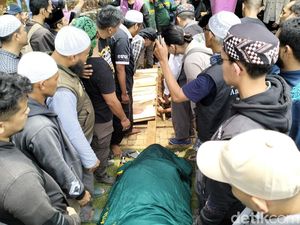 Koh Steven sang Dermawan Itu Meninggal di Pangkuan Temannya