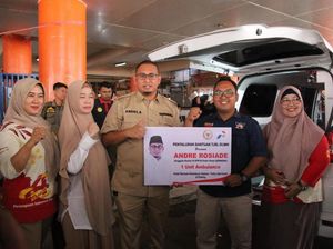 Andre Rosiade Serahkan Bantuan 2 Unit Ambulans di Kota Padang