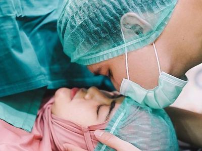 Perjuangan Anisa Rahma Melahirkan Anak Kembar Perempuan, Begini Potretnya