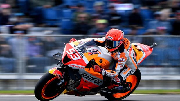 Repsol Honda's Spanish rider Marc Marquez rides his bike during the qualifying session in Phillip Island on October 15, 2022, ahead of Australian MotoGP Grand Prix. (Photo by Paul CROCK / AFP)