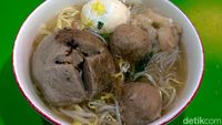 Legendaris di Bekasi! Bakso dengan Paduan Telur Rebus Ini Terkenal Nikmat