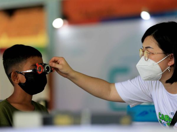 Bantu Pulihkan Penglihatan Anak Lewat Aksi Care For Life