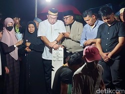 Bima Arya Ikut Salati-Dampingi Proses Pemakaman Jenazah Adzra Nabila