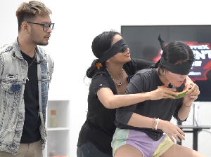 Finalis Esports X Talent 2022 Adu Makan Semangka Sambil Tutup Mata