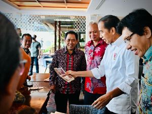 Kala Isu Ijazah Palsu Jadi Tertawaan Jokowi dan Teman Kuliah di Jogja