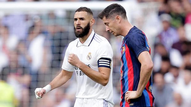 MADRID, SPAIN - OCTOBER 16: Karim Benzema of Real Madrid celebrates 1-0 during the La Liga Santander  match between Real Madrid v FC Barcelona at the Estadio Santiago Bernabeu on October 16, 2022 in Madrid Spain (Photo by David S. Bustamante/Soccrates/Getty Images)