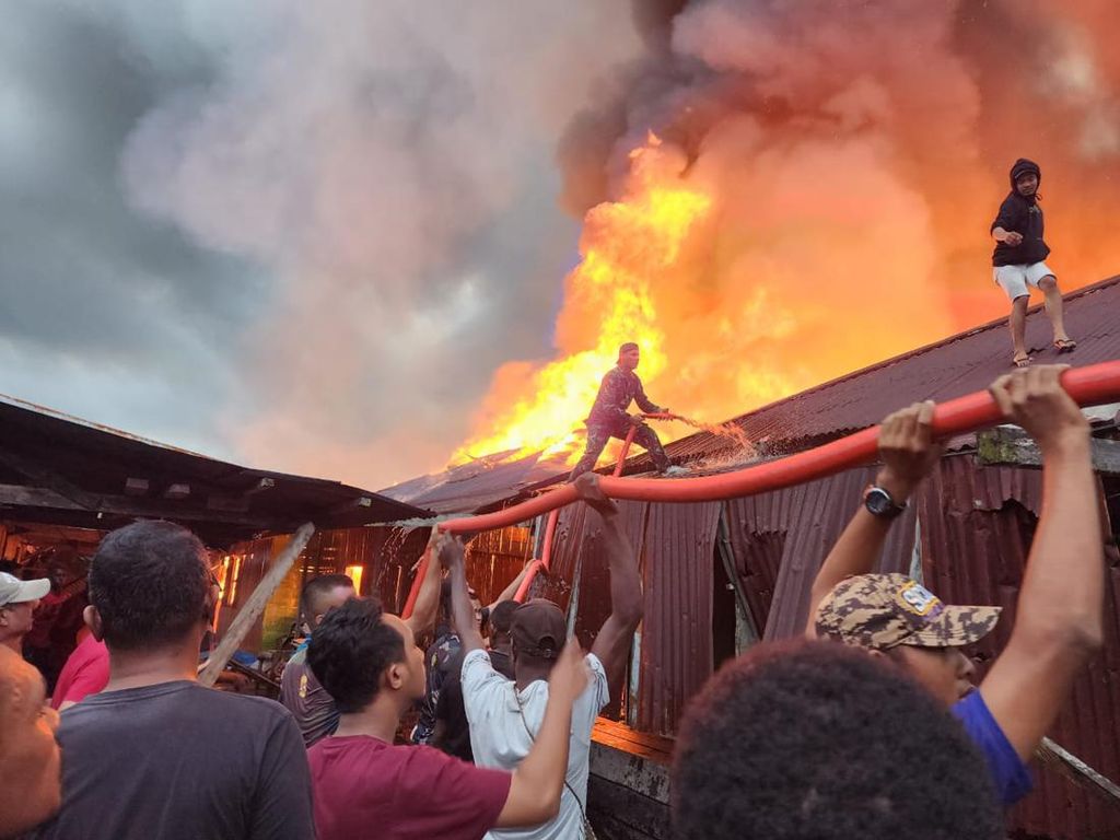Update Kebakaran Hebat Asmat: 500 Warga Jadi Korban, 125 Kios-Rumah Hangus