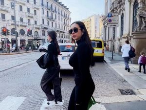 Liburan ke Eropa, si Cantik Aura Kasih Cari Seblak hingga Bajigur