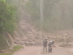 Tanah Longsor di Lombok, Rumah Rusak-Jalan Lumpuh Total