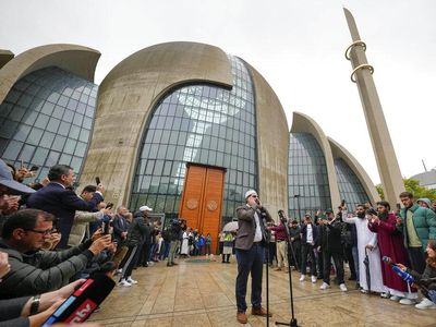 Momen Syahdu Azan Pertama di Masjid Terbesar Jerman