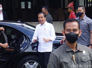 Jokowi Cek Pendopo Royal Ambarrukmo Jogja Bareng Luhut dan Pratikno