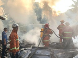 Rumah Mewah dan Gudang Mebel di Pesawaran Hangus Terbakar