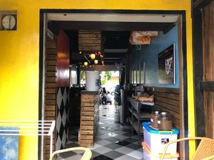 Salut! Toko Antiplastik di Karangasem Wajibkan Pembeli Bawa Wadah