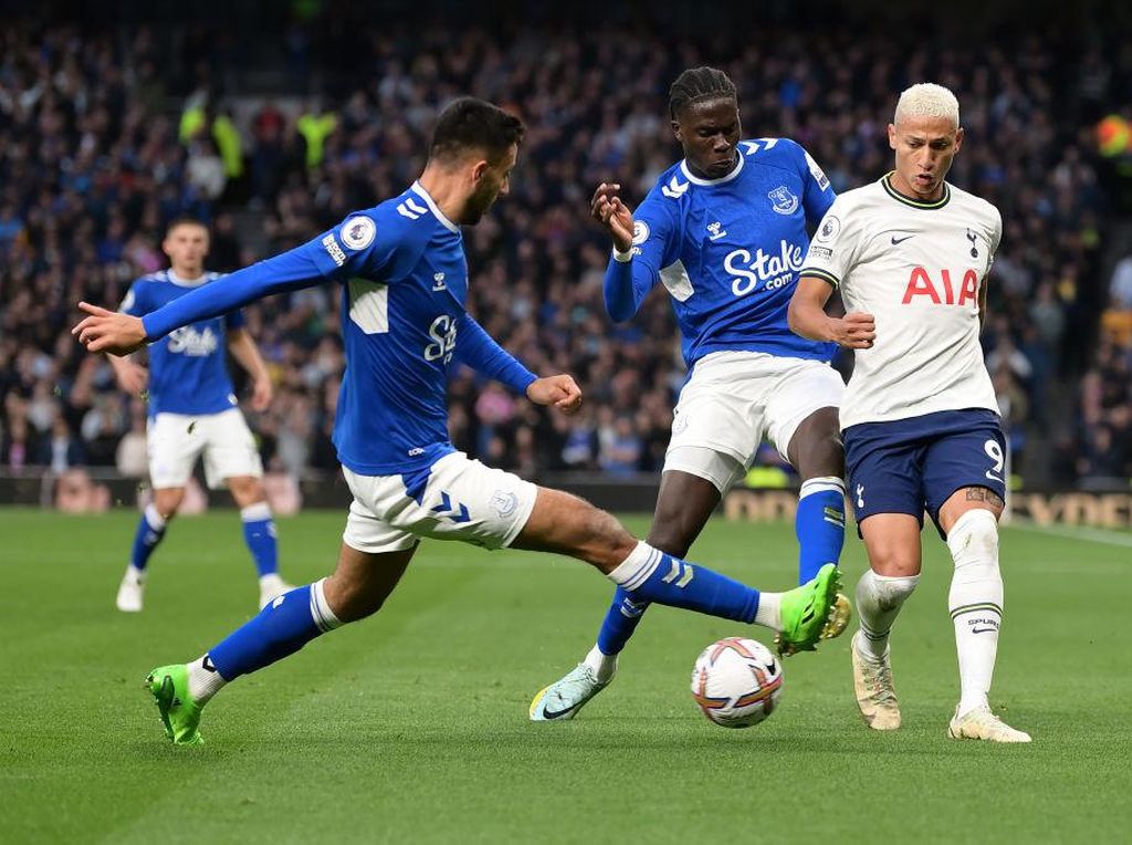 Alot, Tottenham Vs Everton Masih 0-0 di Babak Pertama