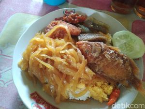 Menikmati Ikan Air Tawar Warung Mak Ti Blitar, Makan Puas Cuma Rp 15 Ribu