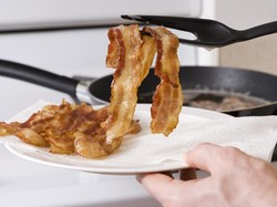 5 Tips Mudah Kurangi Kandungan Minyak Berlebih pada Makanan