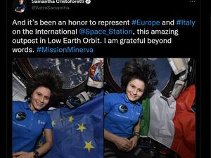 Keren! Astronot Perempuan dari Italia Pertama Akhirnya Pulang ke Bumi Keren! Astronot Perempuan dari Italia Pertama Akhirnya Pulang ke Bumi