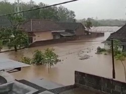 Banjir di Blitar Selatan Tahun Ini Paling Parah Sejak 2017