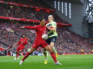 Cerdasnya Liverpool Meredam Haaland si Robot