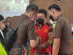 Sambo Beri Iphone 13 Pro Max ke Bharada E Hilangkan Jejak Pembunuhan