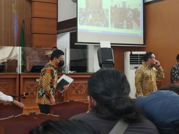 Buku Hitam yang Tak Pernah Lepas dari Ferdy Sambo