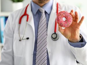 Hati-Hati! 5 Kebiasaan Ngemil Ini Tingkatkan Risiko Penyakit Jantung Hati-Hati! 5 Kebiasaan Ngemil Ini Tingkatkan Risiko Penyakit Jantung