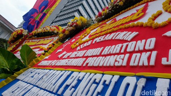 Heru Budi Hartono Jadi Pj Gubernur DKI, Karangan Bunga Banjiri Balai Kota