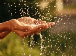 7 Doa Supaya Hujan Berhenti: Arab, Latin dan Artinya