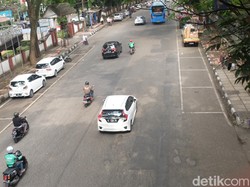 Jalan Pajajaran di Bandung Bikin Pengendara Gregetan!