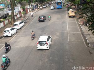 Jalan Pajajaran di Bandung Bikin Pengendara Gregetan! Jalan Pajajaran di Bandung Bikin Pengendara Gregetan!