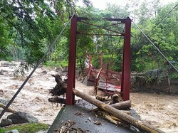 5 Jembatan Putus akibat Banjir di Jembrana, Ratusan Warga Terisolasi