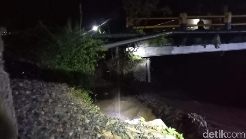 Potret Kondisi Jembatan di Palopo Ditutup gegara Nyaris Ambruk Potret Kondisi Jembatan di Palopo Ditutup gegara Nyaris Ambruk