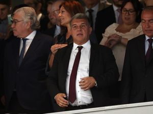 Barcelona Digebuk Madrid, Laporta Konfrontasi Wasit