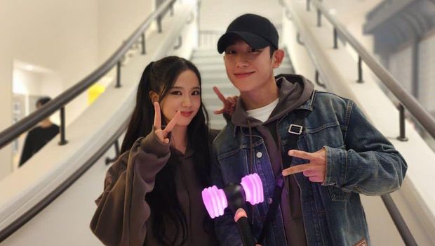 Jung Hae In nonton konser BLACKPINK