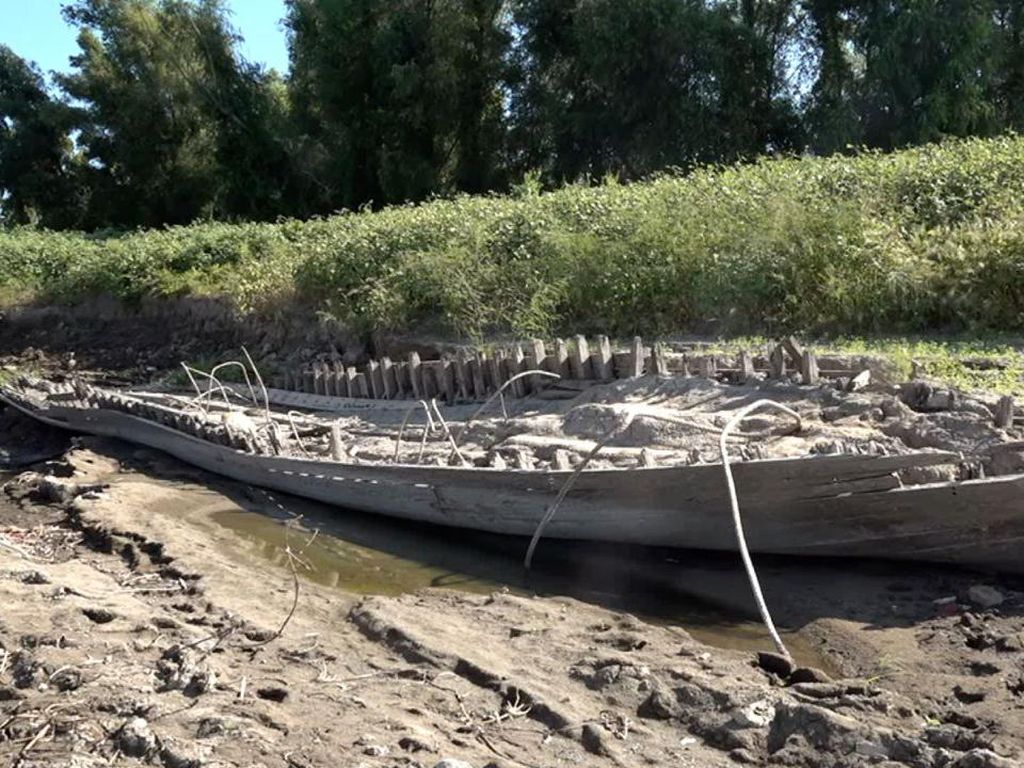 Kapal Kuno Muncul dari Dasar Sungai Terpanjang di Dunia