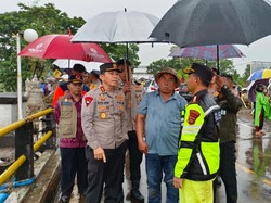 Datangi Lokasi Banjir Jembrana, Kapolda Bali Beber Rekayasa Lalin