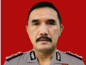 Kapolsek Kalibaru Terlibat Kasus Teddy Minahasa Dicopot, Dimutasi ke Yanma Kapolsek Kalibaru Terlibat Kasus Teddy Minahasa Dicopot, Dimutasi ke Yanma