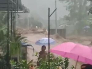 Detik-detik Kengerian Longsor di Kampung Teh Dampit Malang