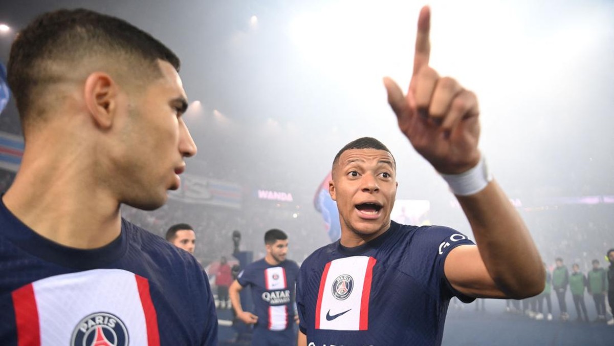 Kylian Mbappe bantah rumor mau cabut dari PSG. (Foto: AFP via Getty Images/FRANCK FIFE)