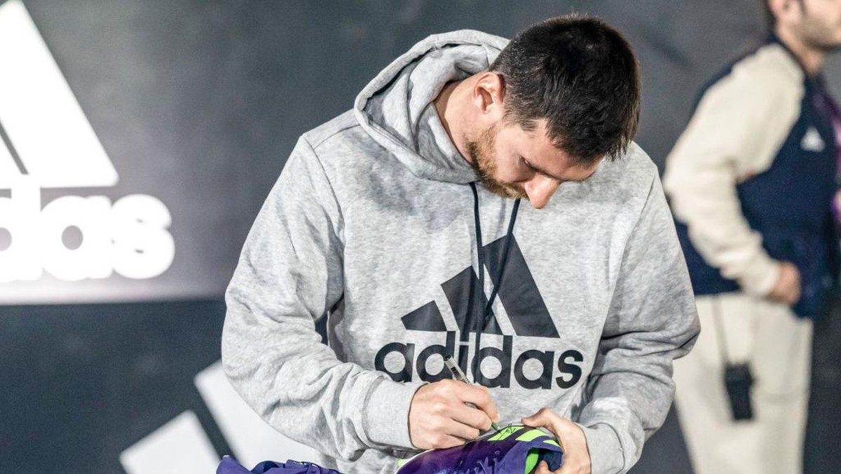 Lionel Messi setia memakai Adidas. Foto: Europa Press via Getty Images/Europa Press Sports