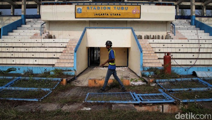 Menanti Wajah Baru Stadion Tugu Jakarta Utara Revitalisasi Stadion Sepak Bola Tugu di Jakarta Utara tengan dilakukan. Stadion yang berusia 35 tahun itu bakal dipermak mengikuti standar FIFA.