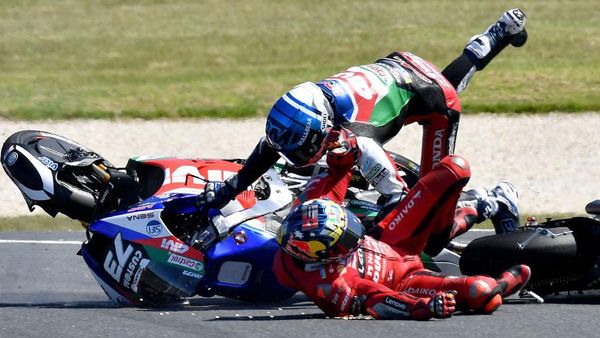 Detik-detik Alex Marquez Seruduk Jack Miller di MotoGP Australia