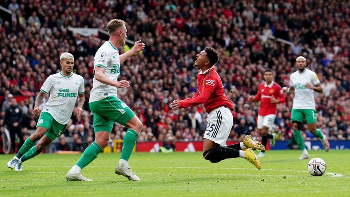 Manchester Uniteds Jadon Sancho appeals for a penalty during the Premier League match at Old Trafford, Manchester. Picture date: Sunday October 16, 2022. (Photo by Martin Rickett/PA Images via Getty Images)