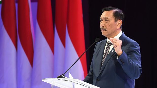 Menko Marves Luhut Pandjaitan berpidato saat pembukaan State-Owned Enterprises (SOE) International Conference di Bali Nusa Dua Convention Center (BNDCC), Bali, Senin (17/10/2022). SOE International Conference yang mengangkat tema 